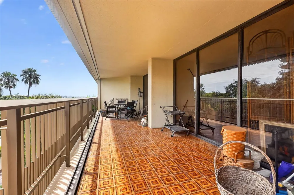 2901 S Bayshore Dr #4A Miami, FL 33133