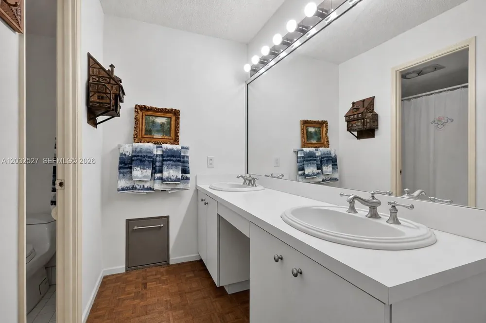 2901 S Bayshore Dr #4A Miami, FL 33133