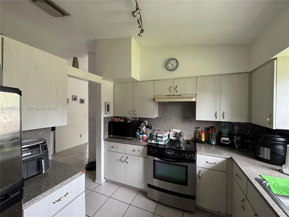 11104 SW 155th Ter Miami, FL 33157