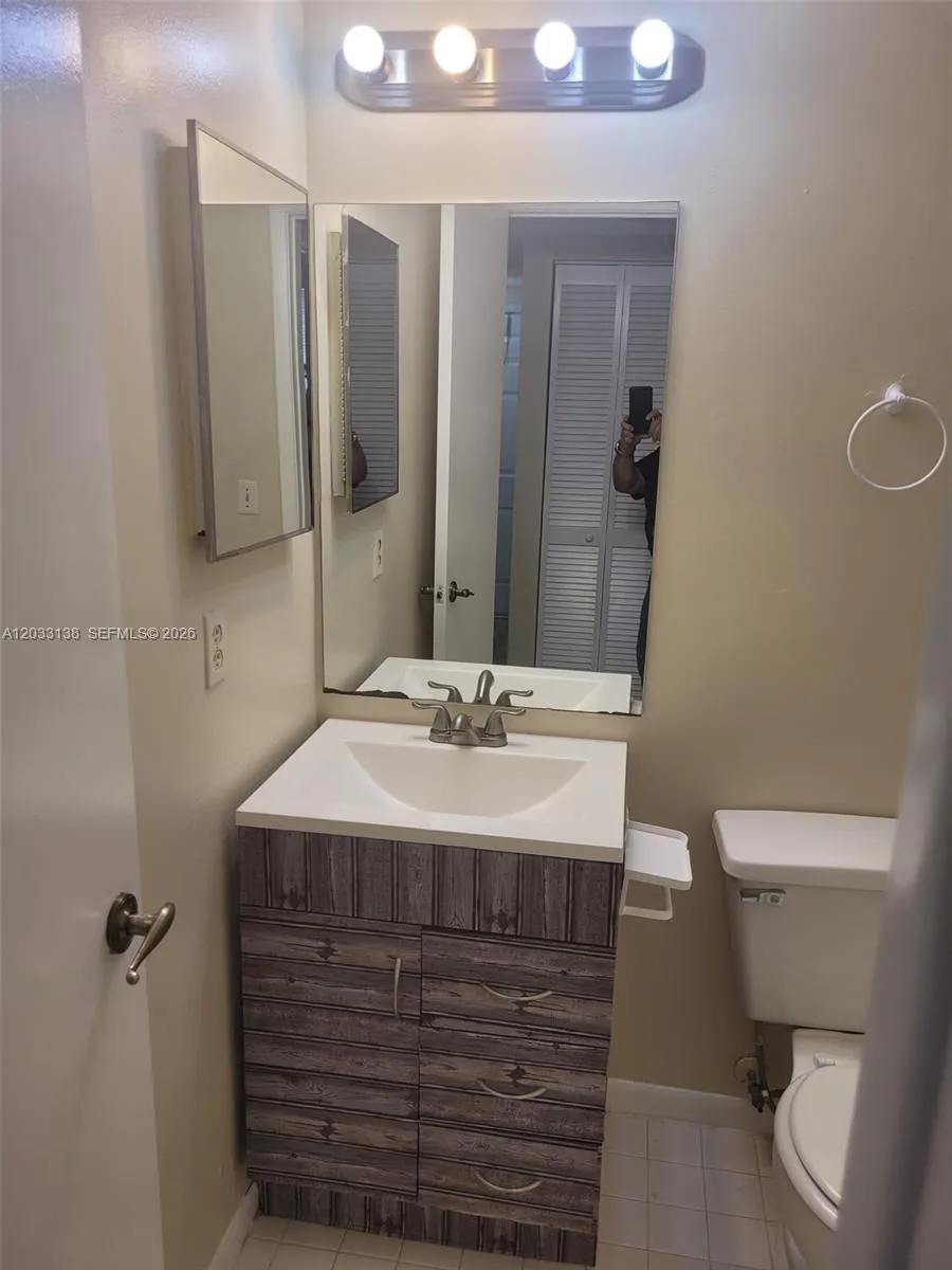 785 NW 103rd Ter #202 Pembroke Pines, FL 33026