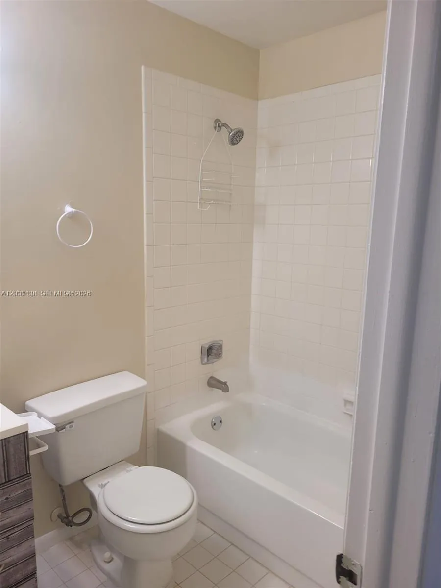 785 NW 103rd Ter #202 Pembroke Pines, FL 33026