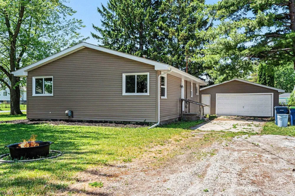 4841 Eva Street Buena Vista Charter Township, MI 48601