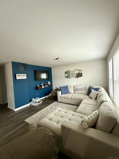 2247 HUNTER LANE