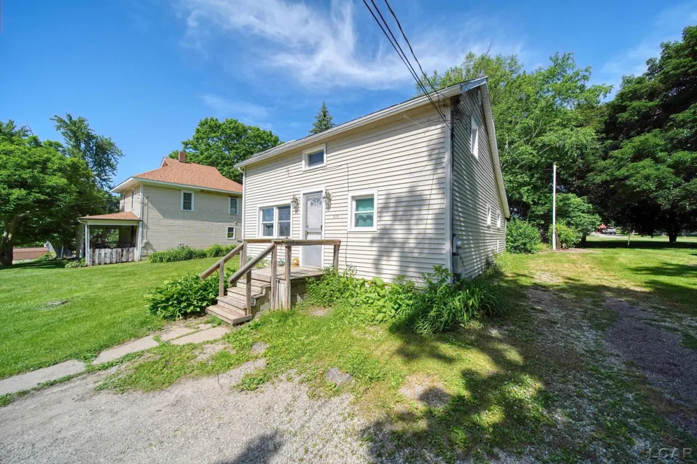 215 S Jackson Street Addison Village, MI 49220