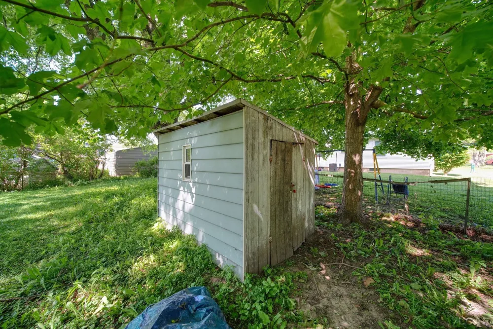 215 S Jackson Street Addison Village, MI 49220