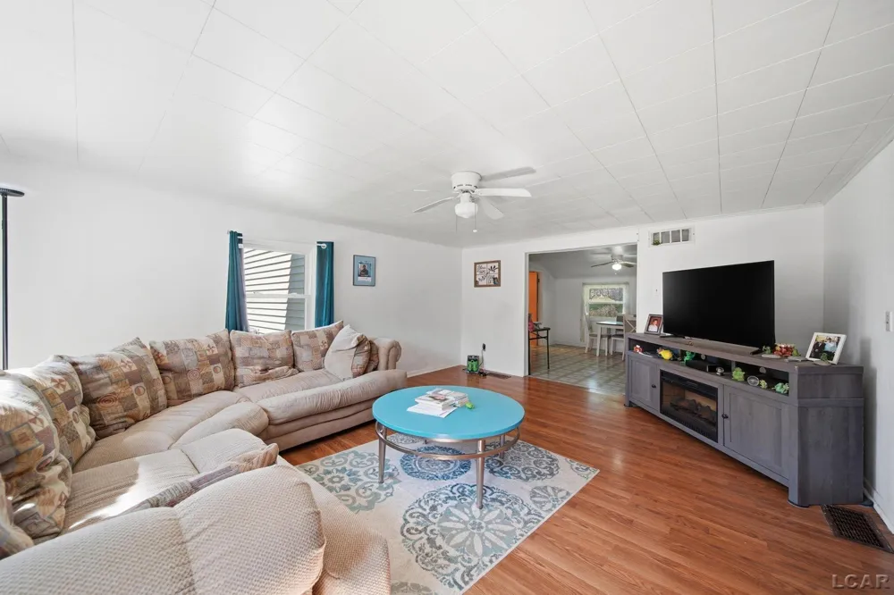 215 S Jackson Street Addison Village, MI 49220