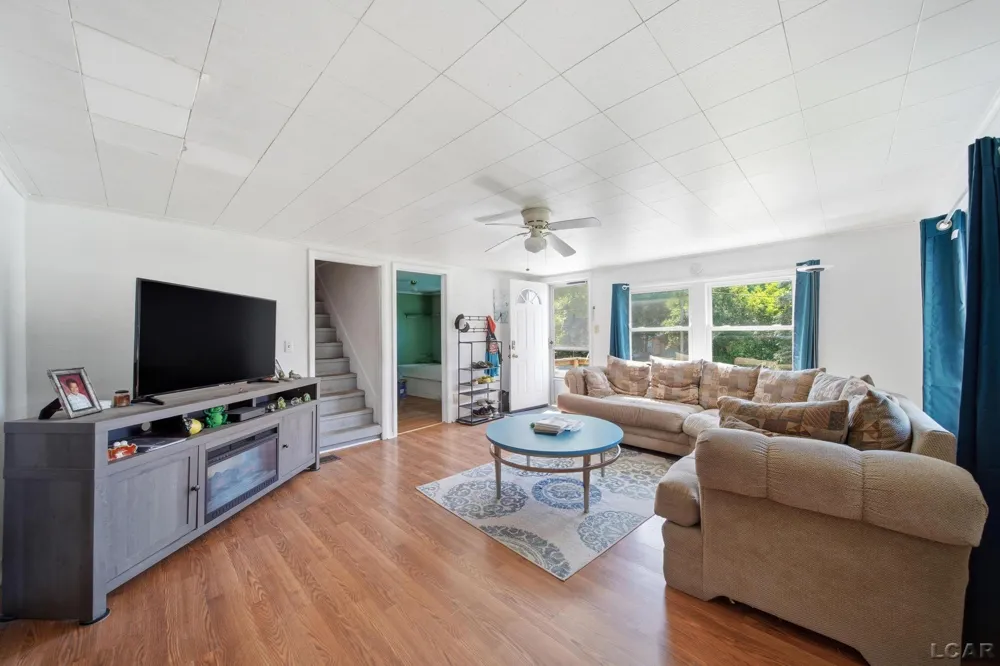 215 S Jackson Street Addison Village, MI 49220