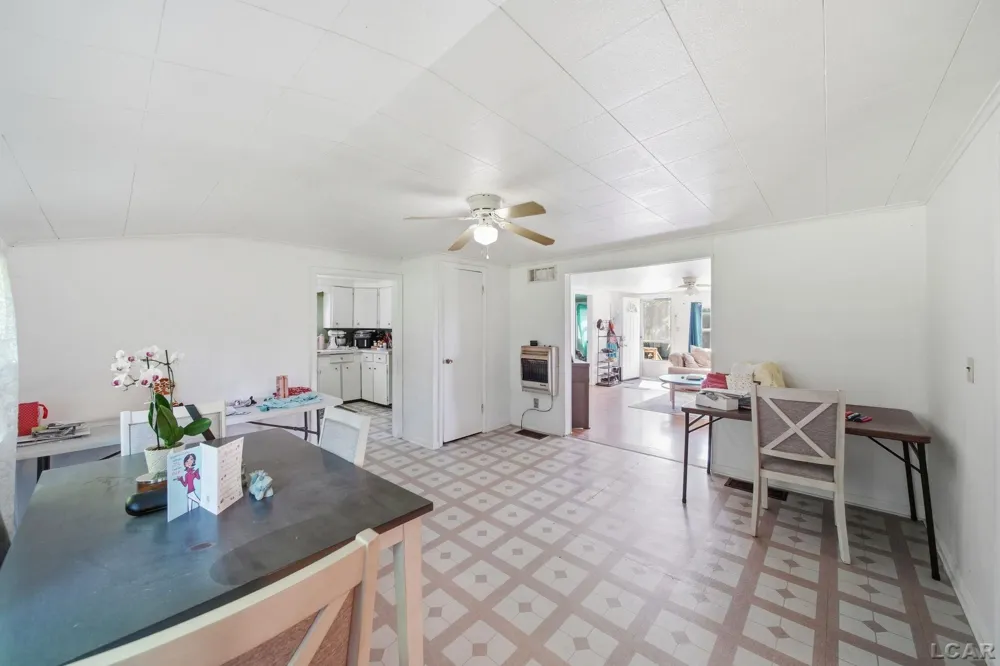 215 S Jackson Street Addison Village, MI 49220