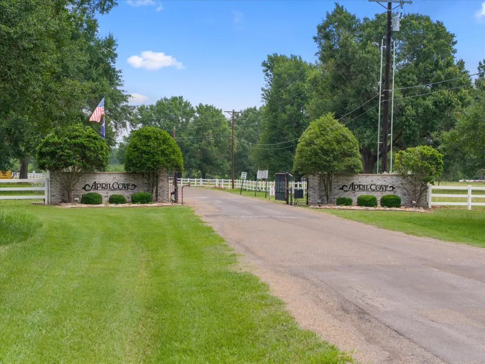 78 Tall Oaks Drive Streetman, TX 75859