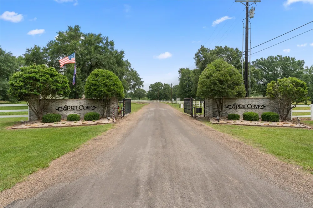 78 Tall Oaks Drive Streetman, TX 75859
