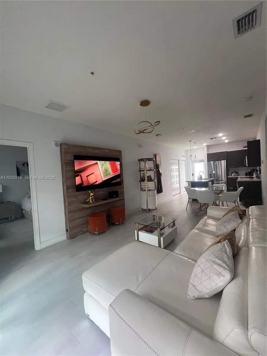 4670 NW 84th Ave #32 Doral, FL 33166