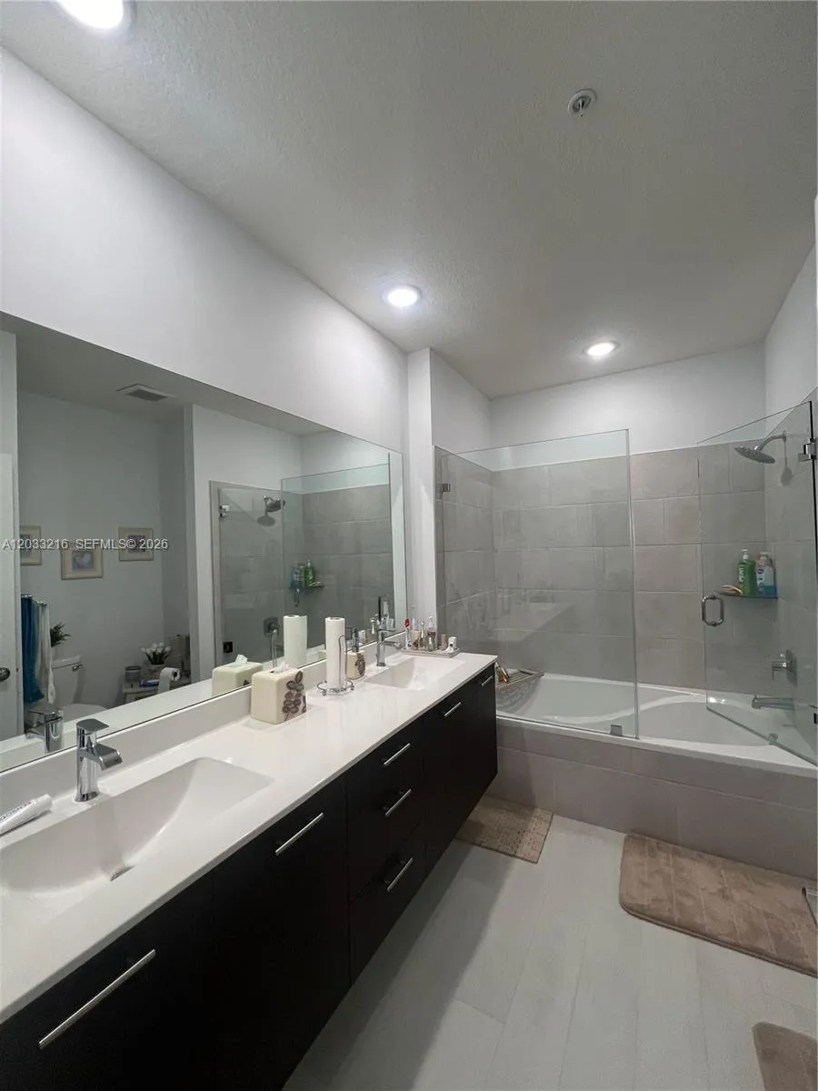 4670 NW 84th Ave #32 Doral, FL 33166