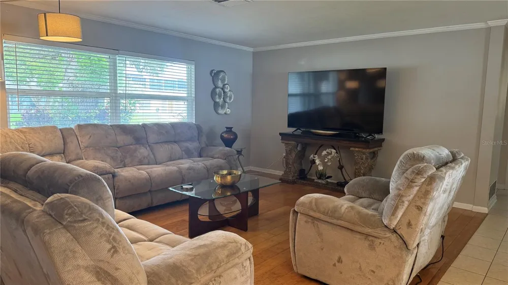 9652 COMMODORE DRIVE Seminole, FL 33776