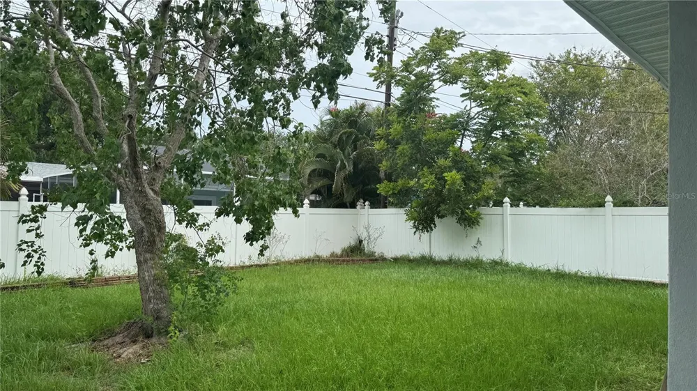 9652 COMMODORE DRIVE Seminole, FL 33776