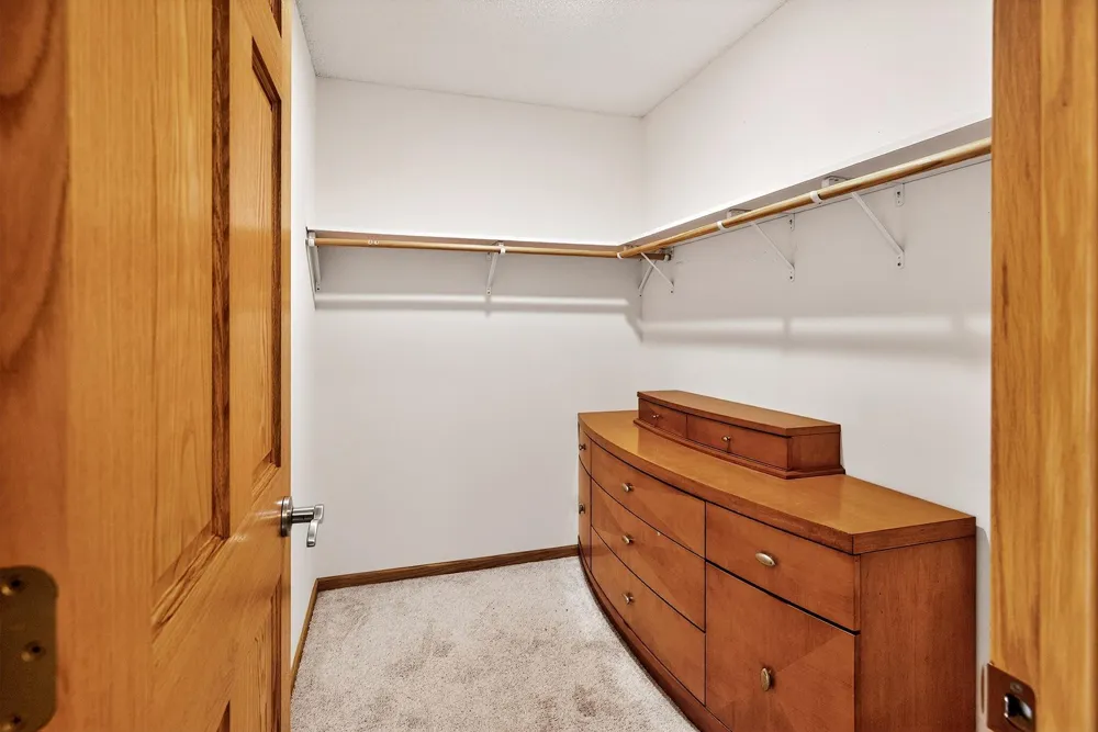 9400 Glacier Road Minnetrista, MN 55375