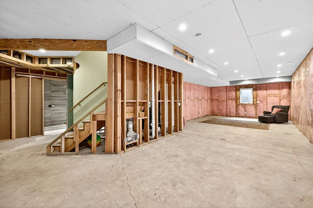 9400 Glacier Road Minnetrista, MN 55375