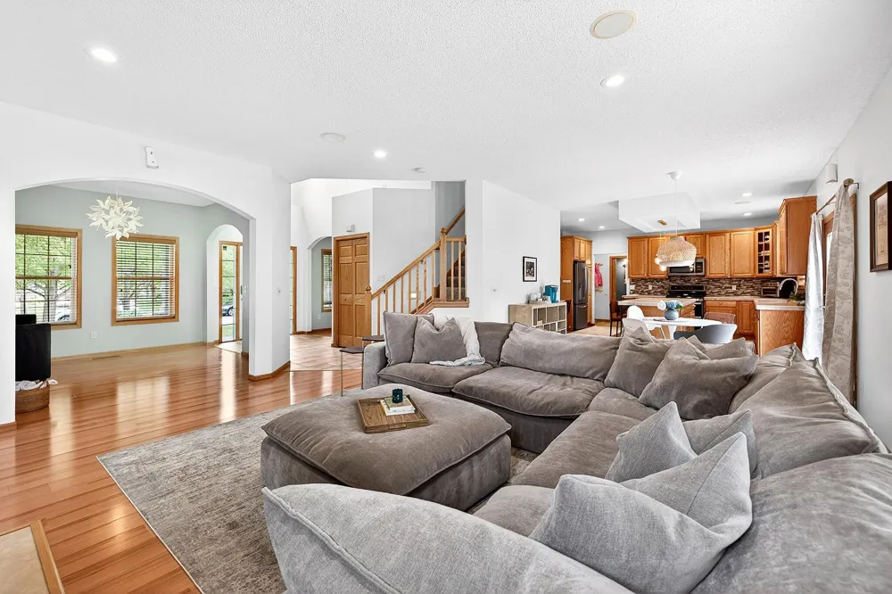 9400 Glacier Road Minnetrista, MN 55375