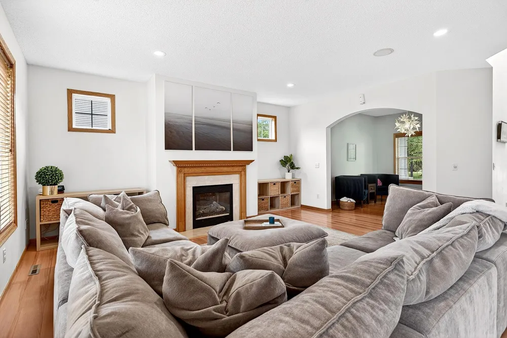 9400 Glacier Road Minnetrista, MN 55375