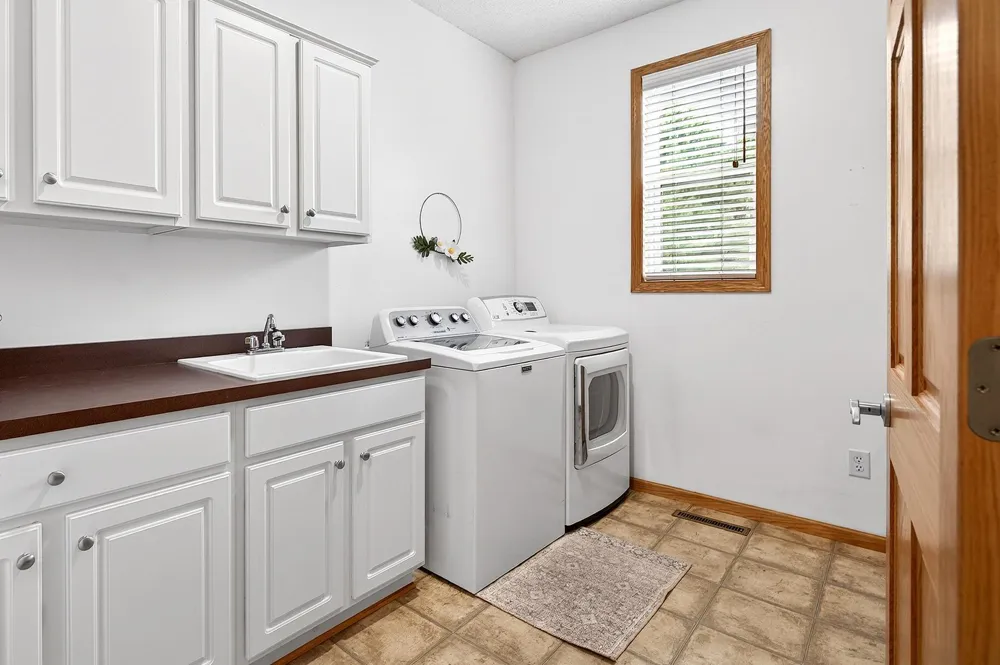 9400 Glacier Road Minnetrista, MN 55375