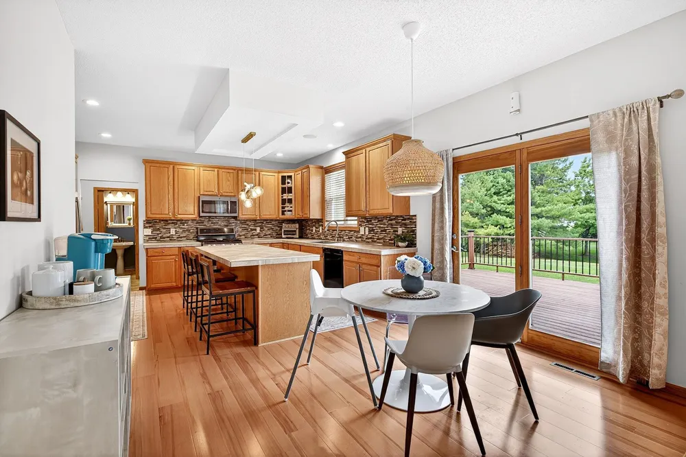 9400 Glacier Road Minnetrista, MN 55375