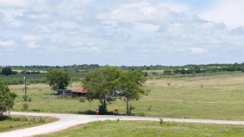 5661 Chadwick Hogan Road Chappell Hill, TX 77426