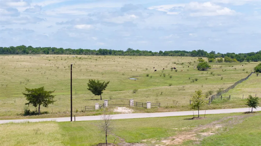 5661 Chadwick Hogan Road Chappell Hill, TX 77426