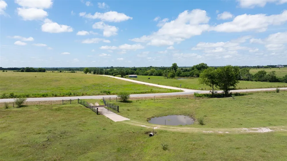 5661 Chadwick Hogan Road Chappell Hill, TX 77426