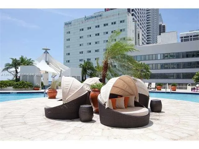 253 NE 2nd St #509 Miami, FL 33132