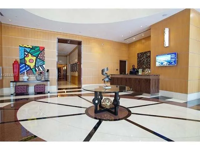 253 NE 2nd St #509 Miami, FL 33132