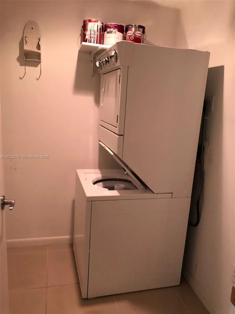 253 NE 2nd St #509 Miami, FL 33132