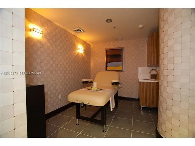 253 NE 2nd St #509 Miami, FL 33132