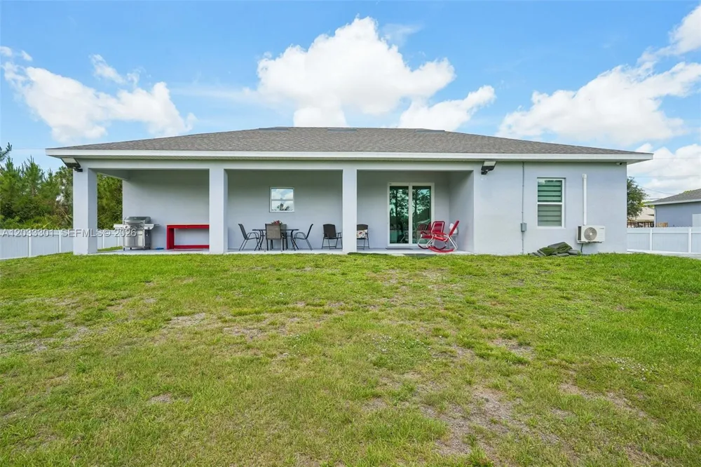 910 Richmond Ave N Lehigh Acres, FL 33972