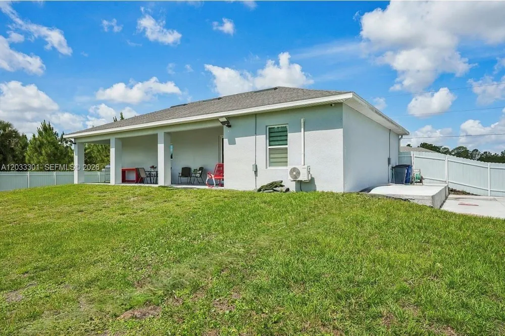 910 Richmond Ave N Lehigh Acres, FL 33972