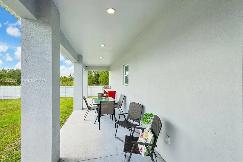 910 Richmond Ave N Lehigh Acres, FL 33972