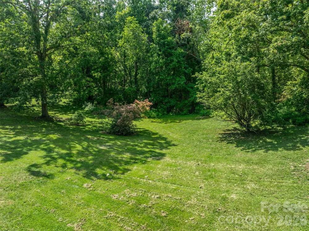 18 Luckenbach Drive Fairview, NC 28730