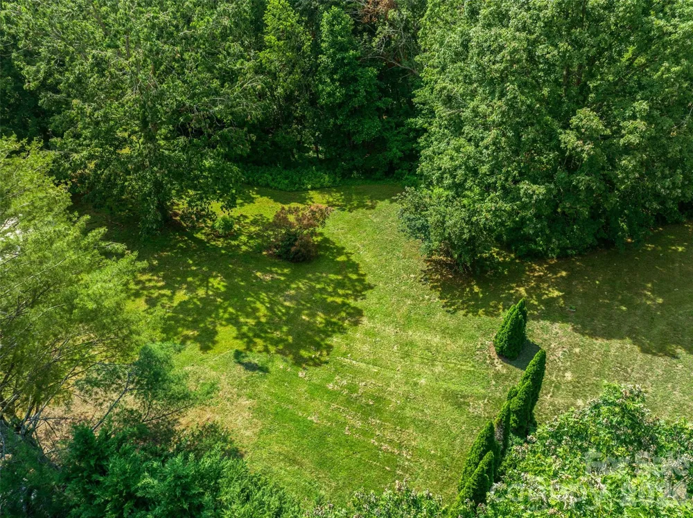 18 Luckenbach Drive Fairview, NC 28730