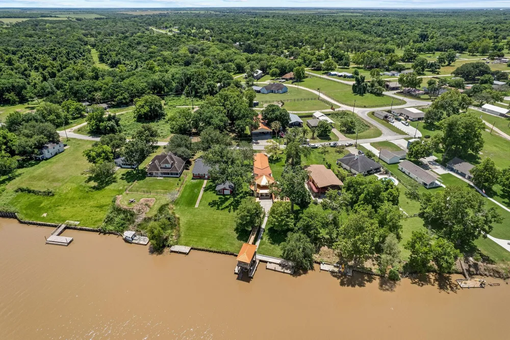 129 Selkirk Drive Bay City, TX 77414