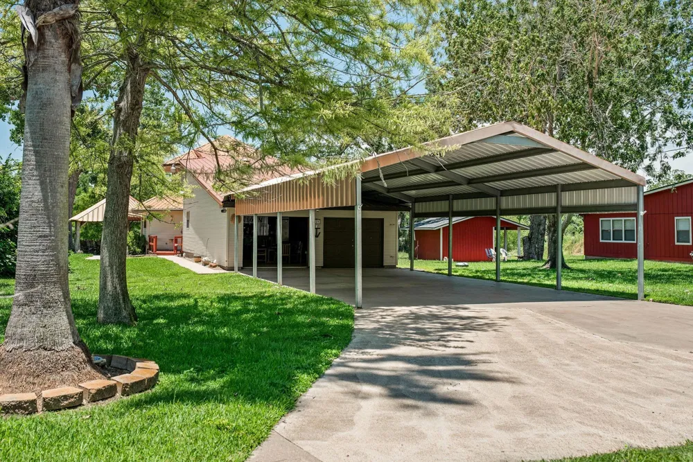 129 Selkirk Drive Bay City, TX 77414