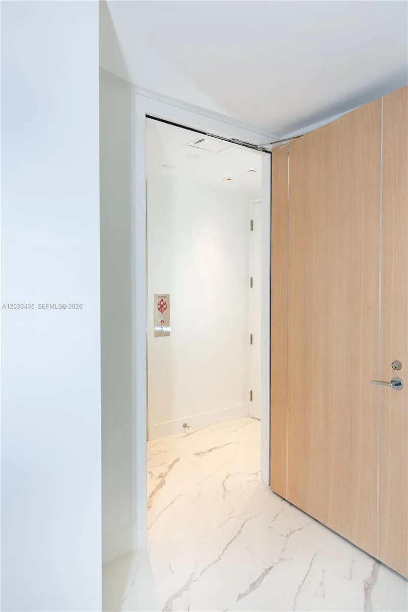 15701 Collins Ave #1403 Sunny Isles Beach, FL 33160