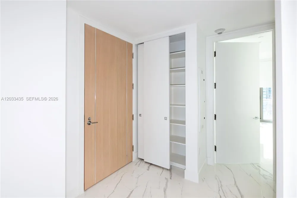 15701 Collins Ave #1403 Sunny Isles Beach, FL 33160