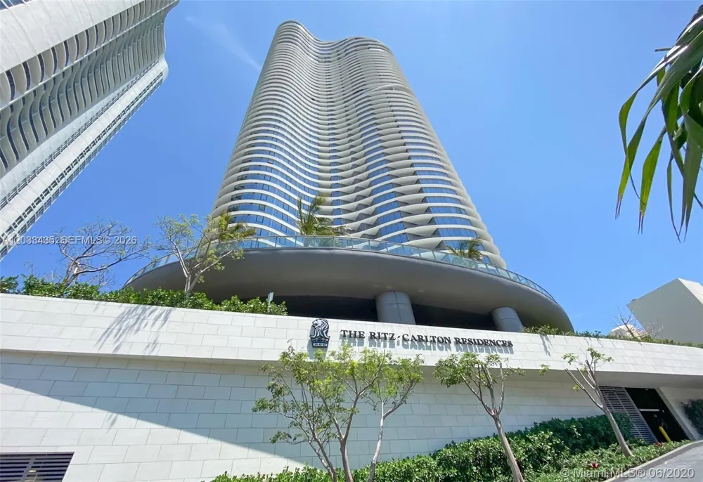 15701 Collins Ave #1403 Sunny Isles Beach, FL 33160