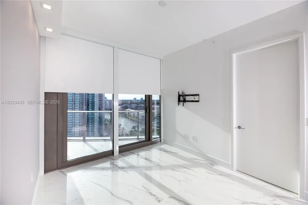 15701 Collins Ave #1403 Sunny Isles Beach, FL 33160