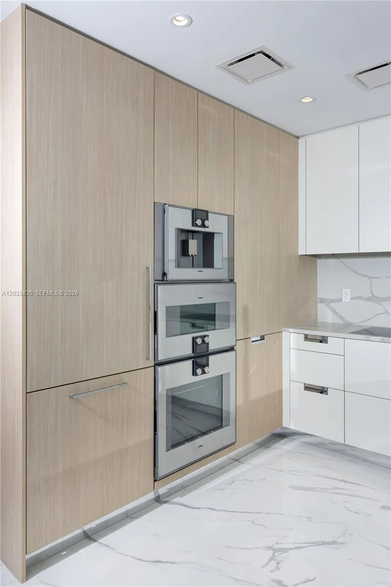 15701 Collins Ave #1403 Sunny Isles Beach, FL 33160