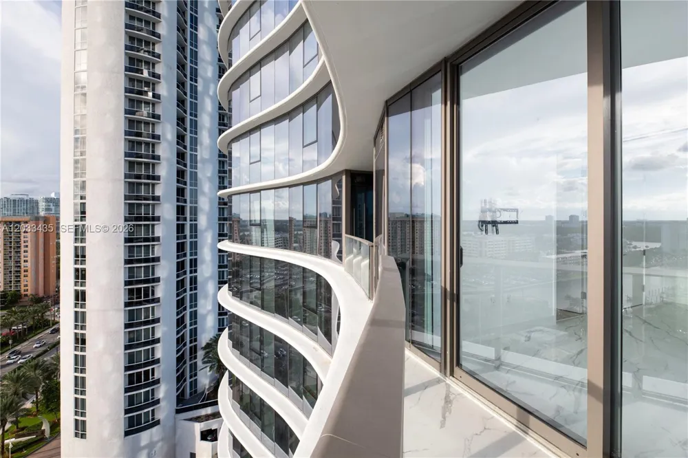 15701 Collins Ave #1403 Sunny Isles Beach, FL 33160
