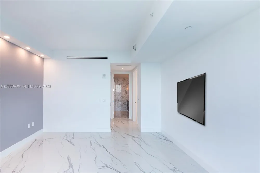 15701 Collins Ave #1403 Sunny Isles Beach, FL 33160