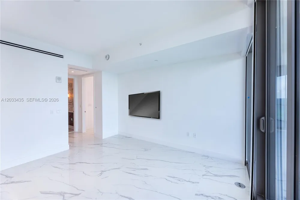 15701 Collins Ave #1403 Sunny Isles Beach, FL 33160