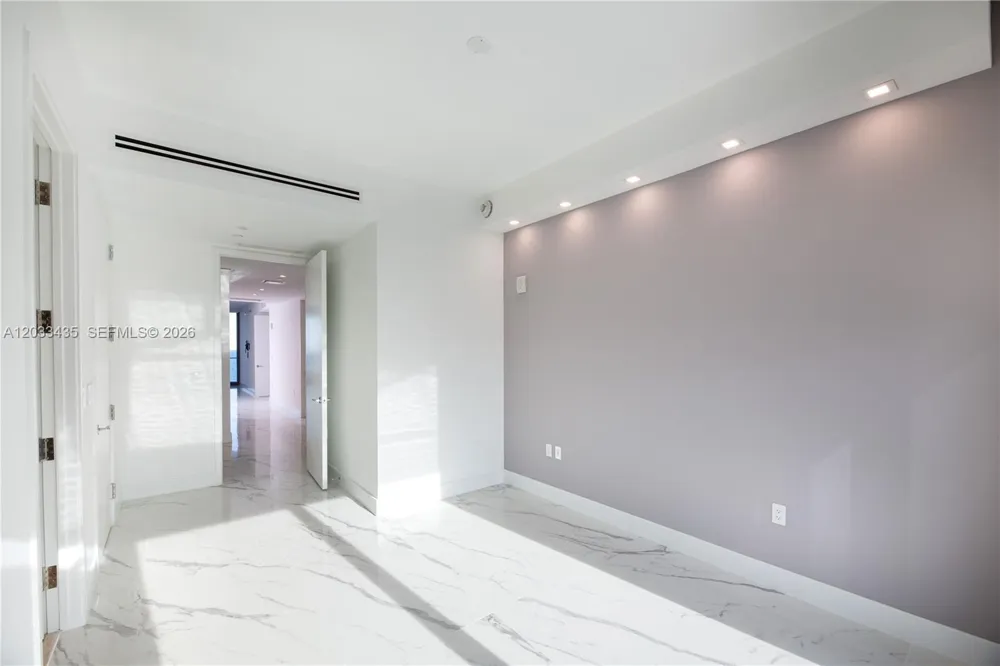 15701 Collins Ave #1403 Sunny Isles Beach, FL 33160