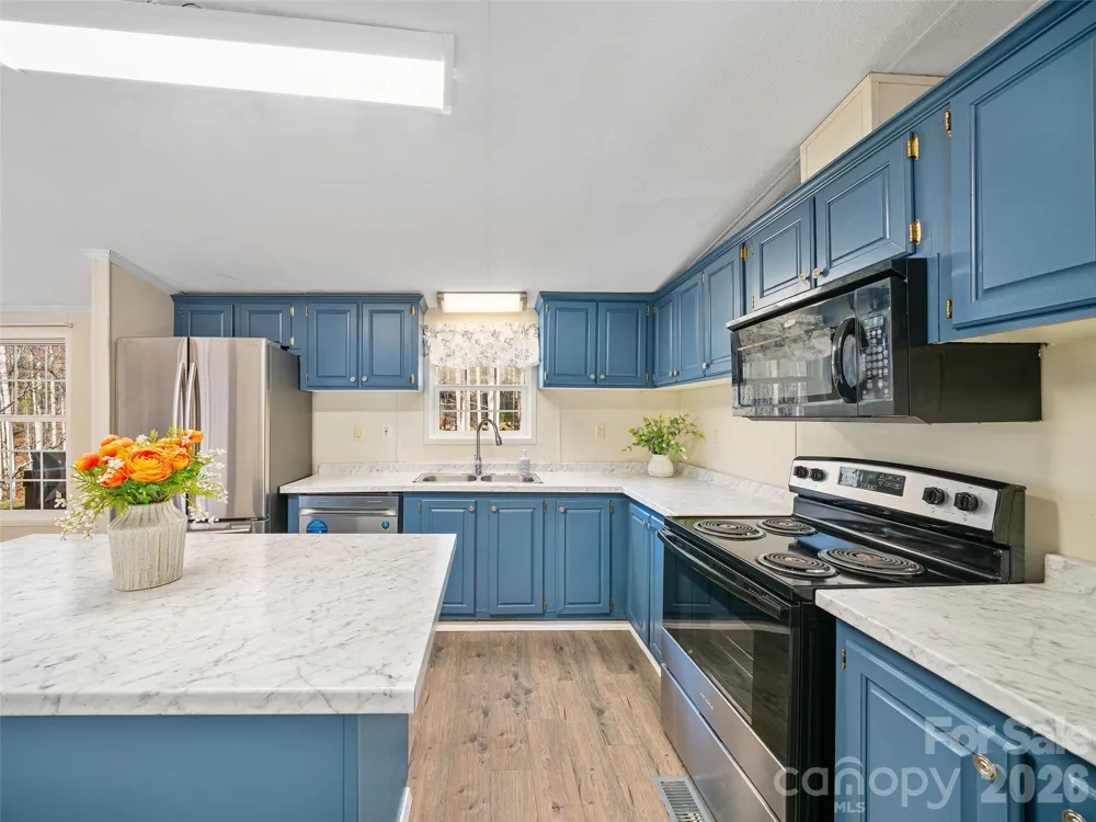 105 Satinwood Drive Burnsville, NC 28714