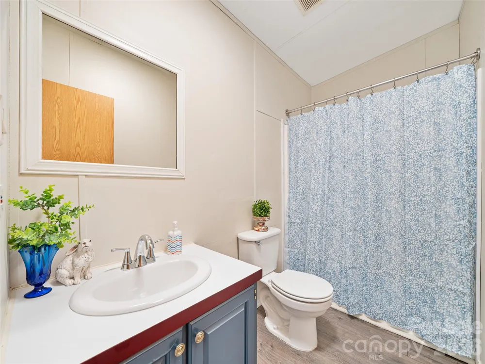105 Satinwood Drive Burnsville, NC 28714