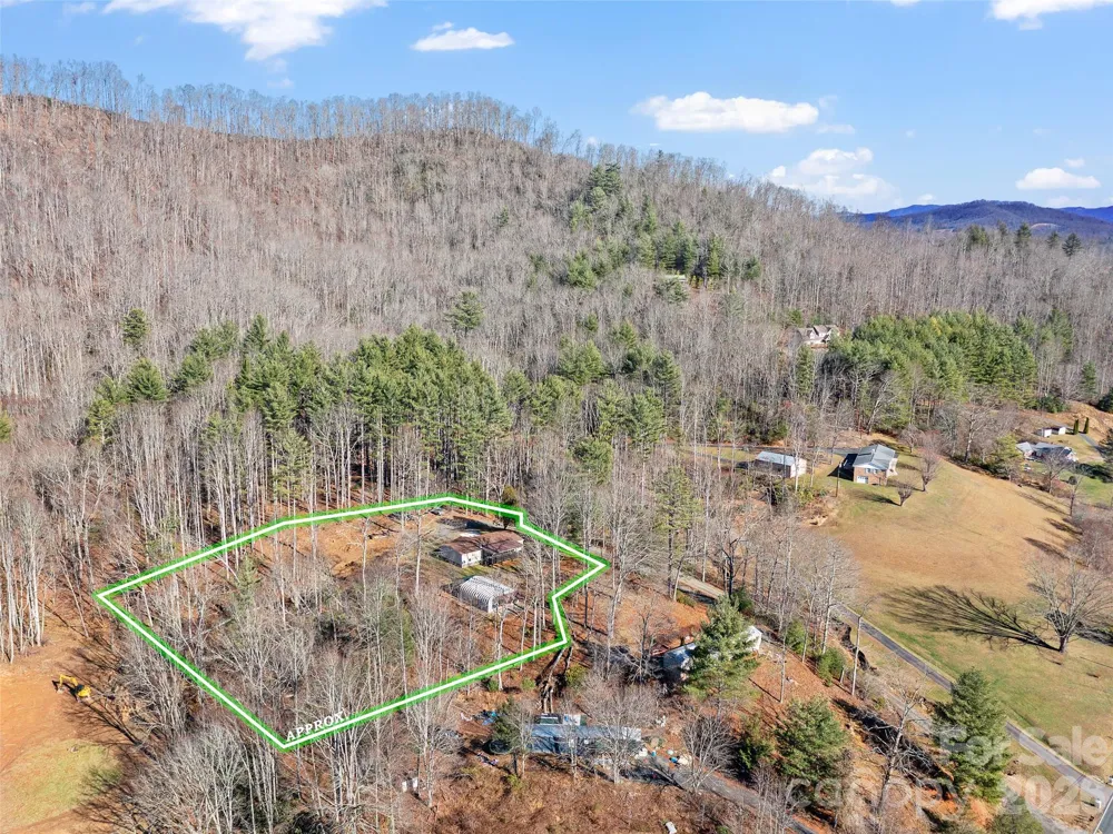 105 Satinwood Drive Burnsville, NC 28714